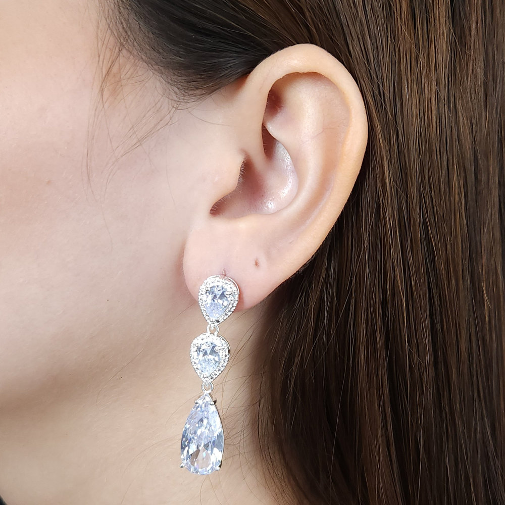 Brinco celebre gota borda cravejada pendulo - Imagem 3