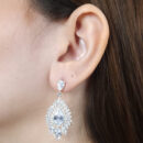 Brinco gota com pêndulo em zircônia cravejado