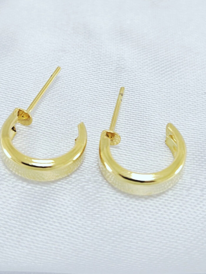 Brinco argola liso aberta