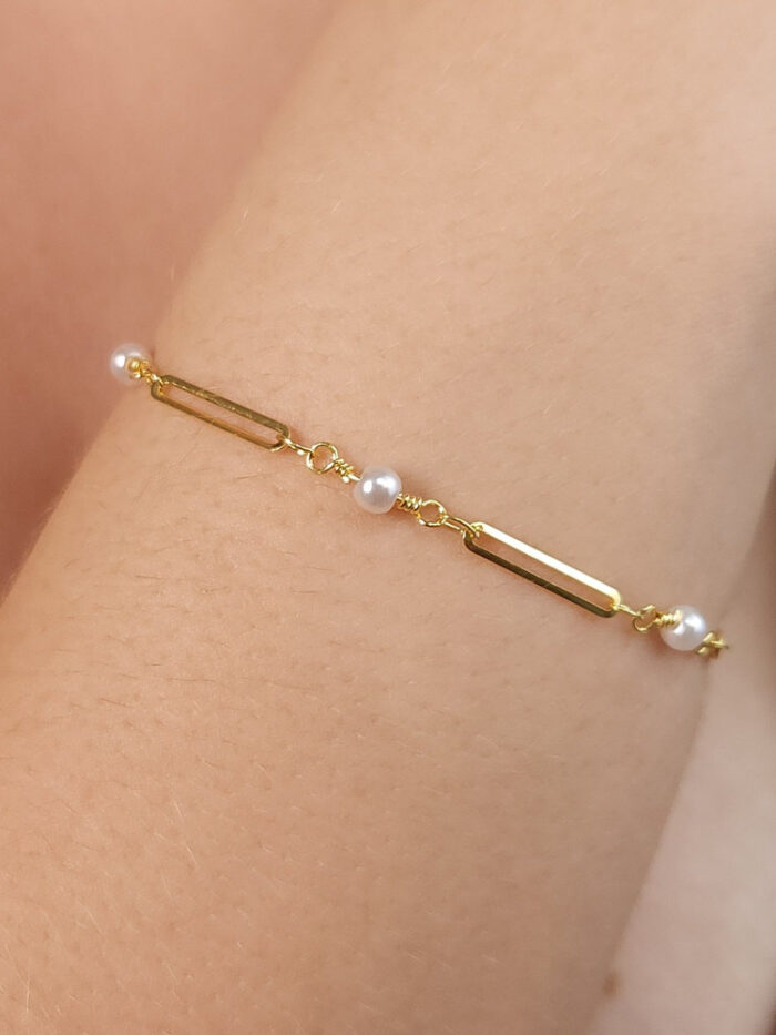 Pulseira elo inglês com pérolas