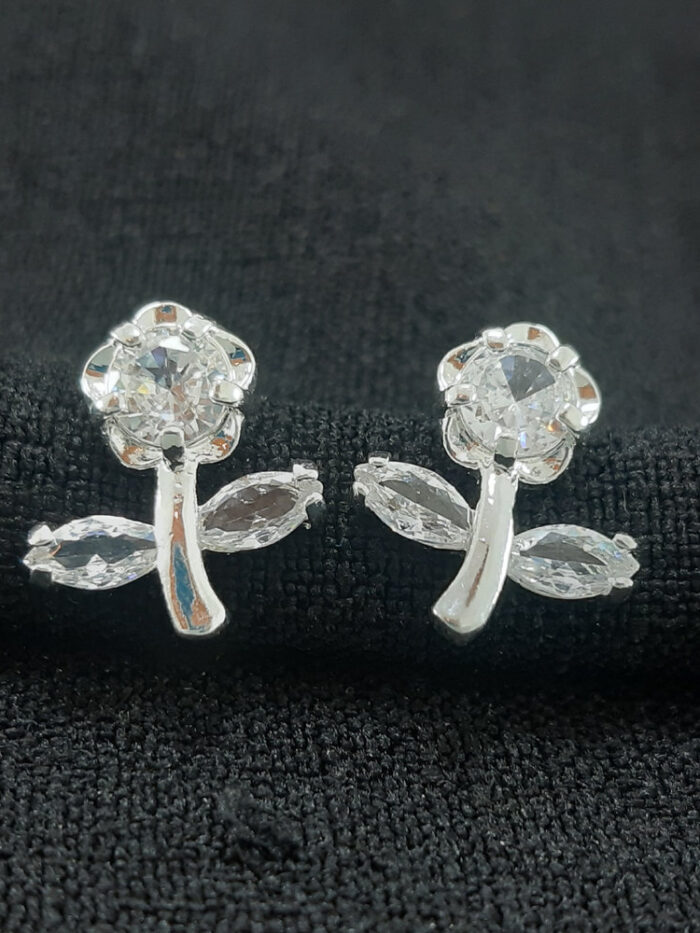 Brinco flor cristal prateado