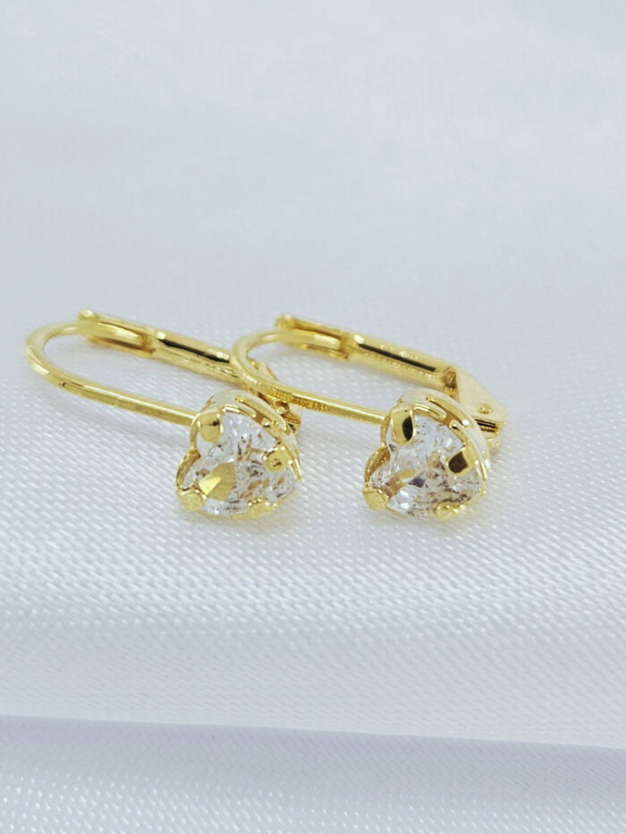 Brinco gancho coração com zircônia cristal