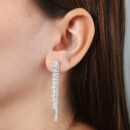 Brinco fio duplo cravejado