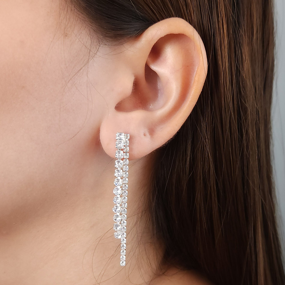 Brinco fio duplo cravejado