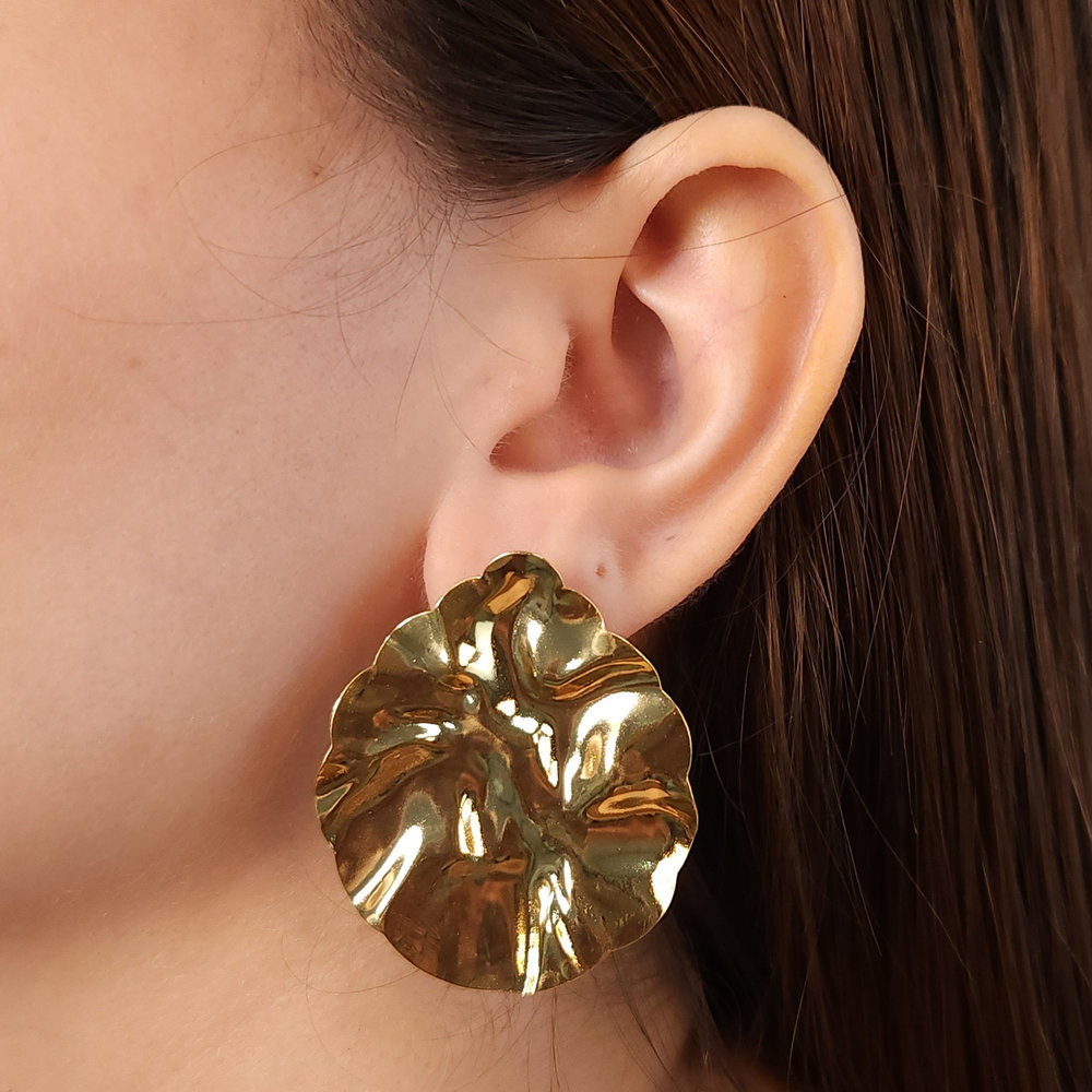 Brinco martelado oval