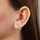 Brinco fios  cravejados e detalhada