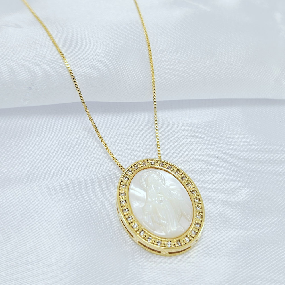 Gargantilha Nossa Senhora das Graças borda cravejada