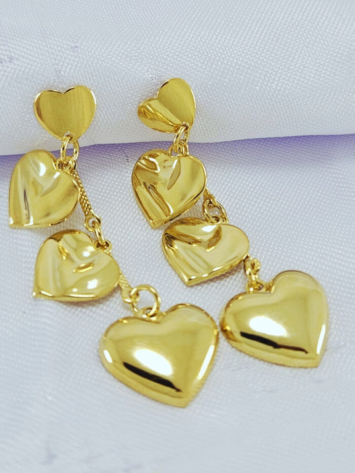 Brinco corações liso e detalhado