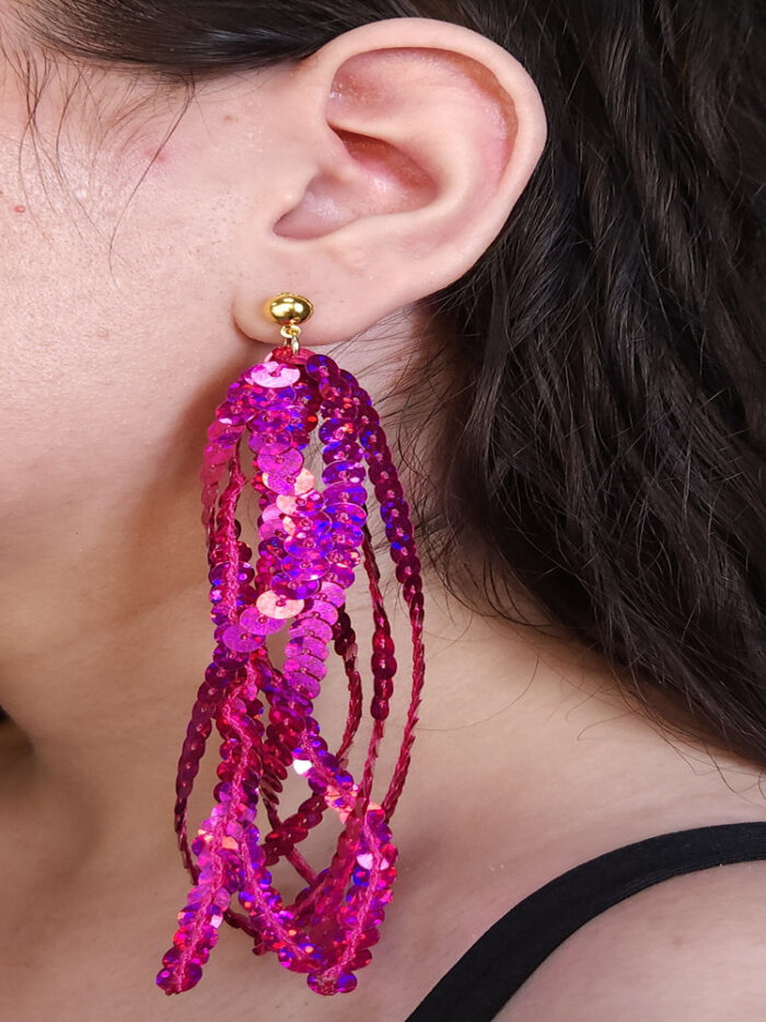 Brinco base lantejoula detalhado