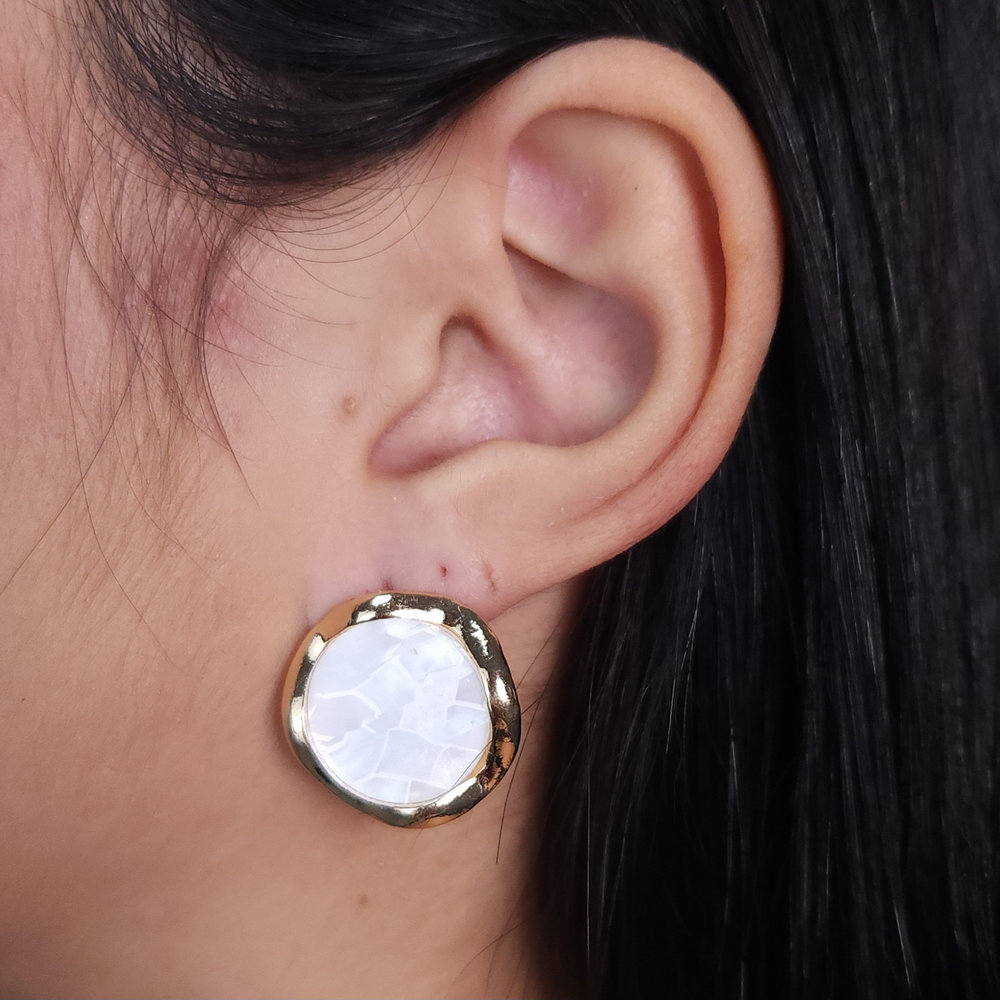 Brinco marmorizado com borda lisa