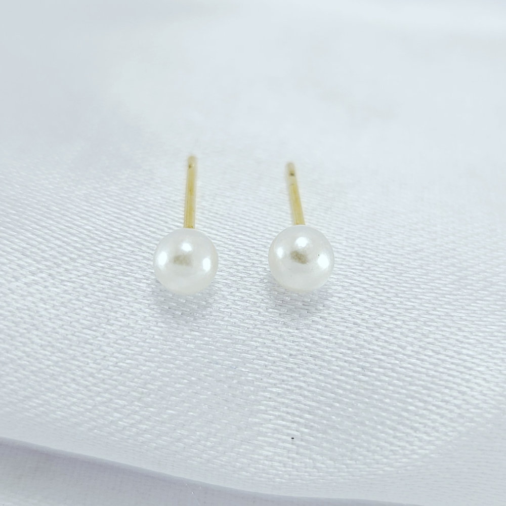 Brinco bolinha modelo pérola