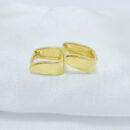 Brinco argolinha modelo quadrado