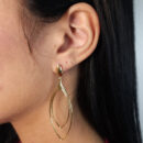 Brinco modelo elos navete vazado