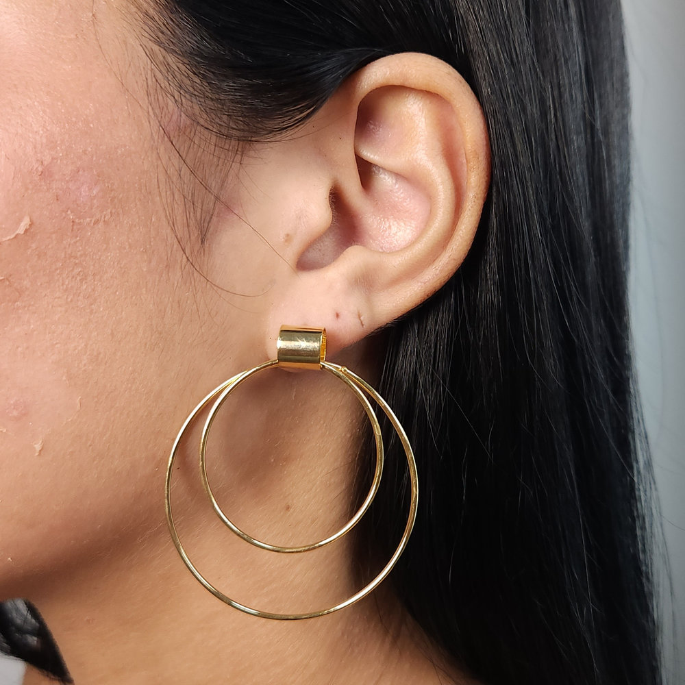 Brinco circulos duplos liso
