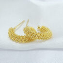 Brinco argola detalhado dourado