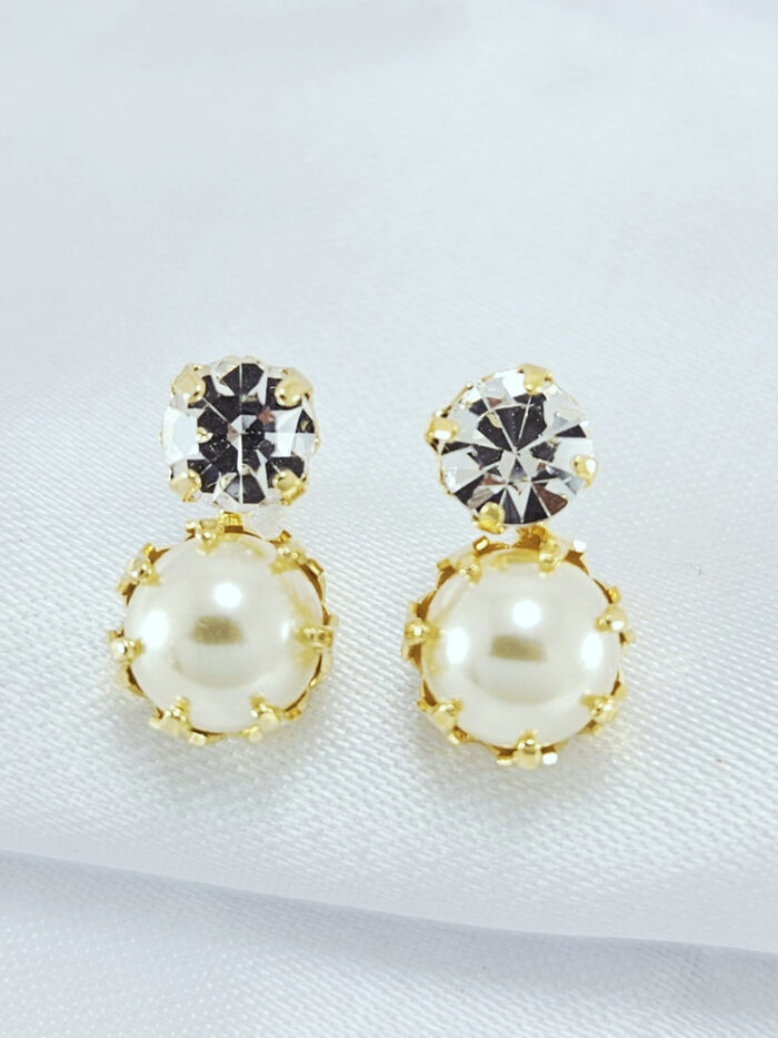 Brinco duplo com pérola e ponto de luz