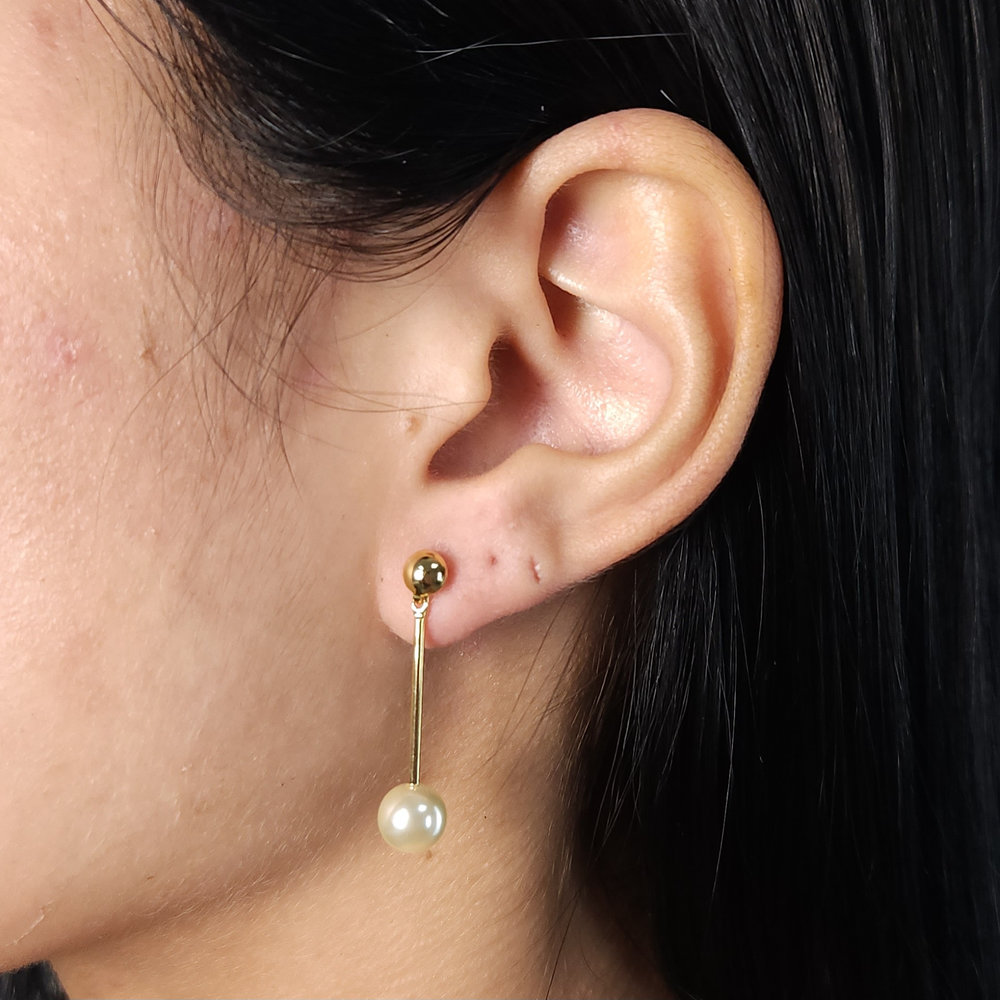 Brinco fio longo liso com pérola