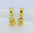 Brinco base lisa com bola pêndulo dourada