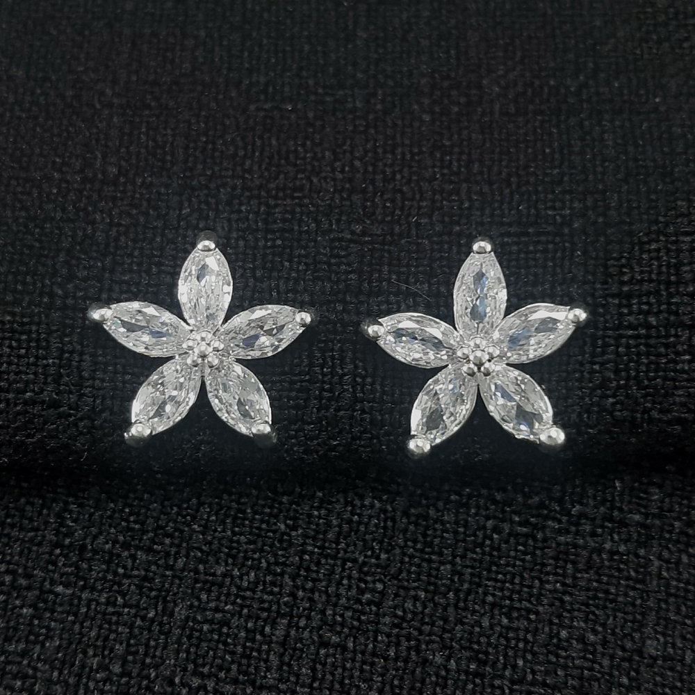 Brinco flor pedra cristal