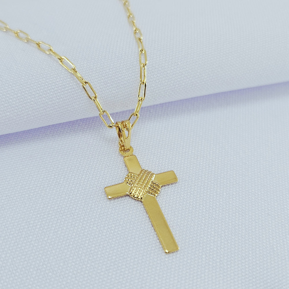 Cordão masculino modelo cruz entrelaçada