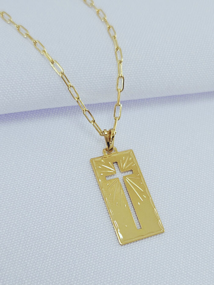 Cordão masculino modelo placa com cruz vazada