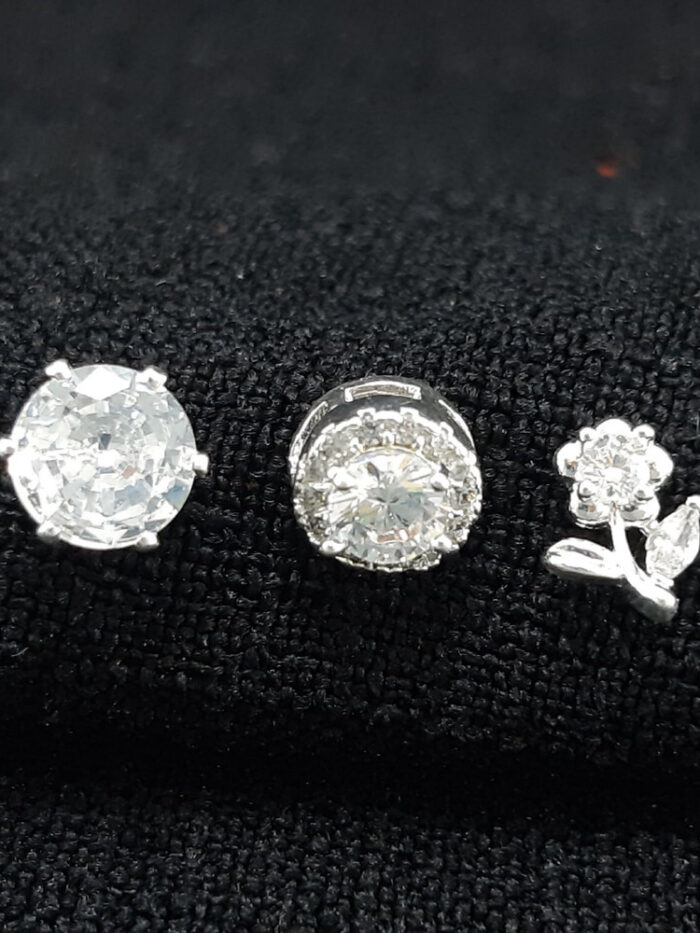 Brinco trio estilo rosa com ponto de luz cravejado