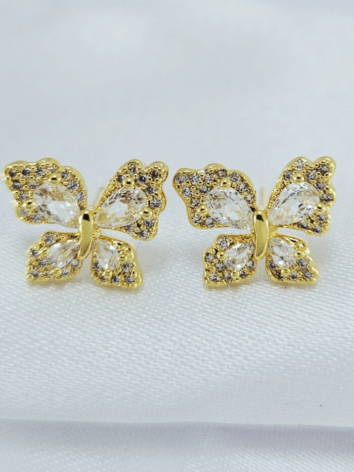 Brinco borboleta detalhes cravejado