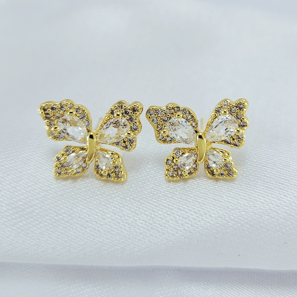 Brinco borboleta detalhes cravejado