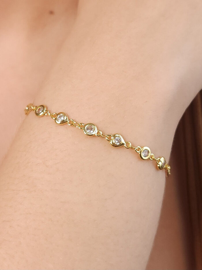 Pulseira pontos de luz redondos e coração