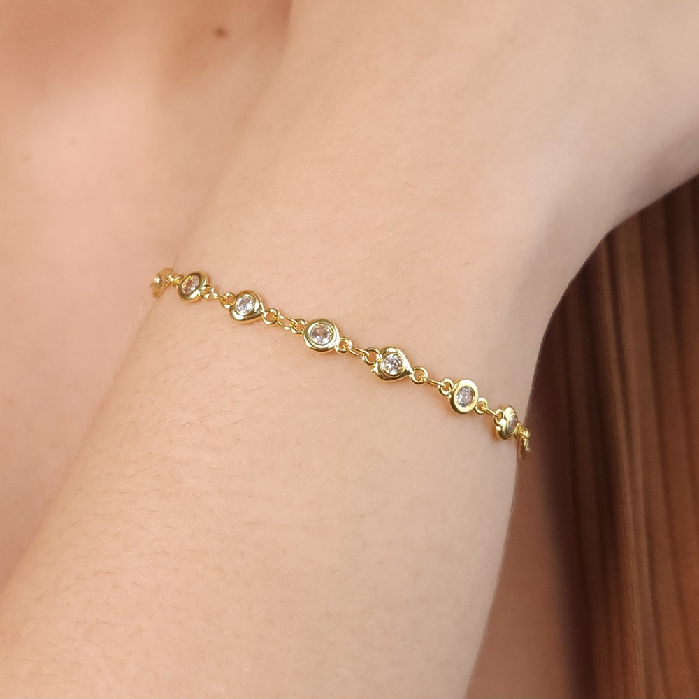 Pulseira pontos de luz redondos e coração