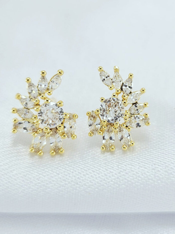 Brinco pedras de cristal navete