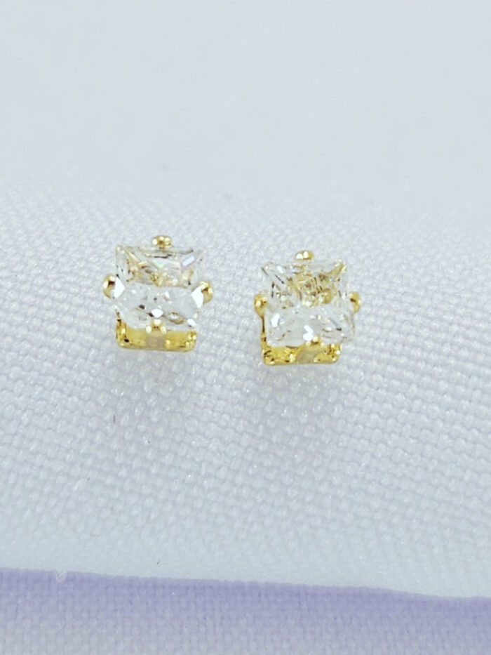 Brinco infantil pedra cristal quadrado