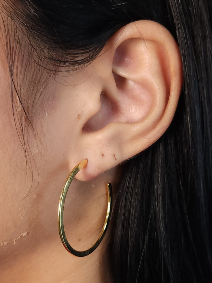 Argola detalhe fio liso aberto