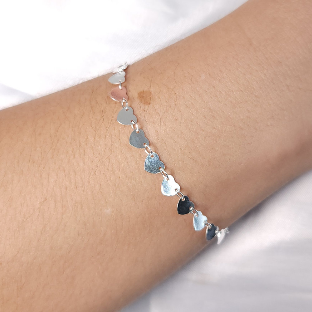 Pulseira coração chapeado liso detalhe elos vazados