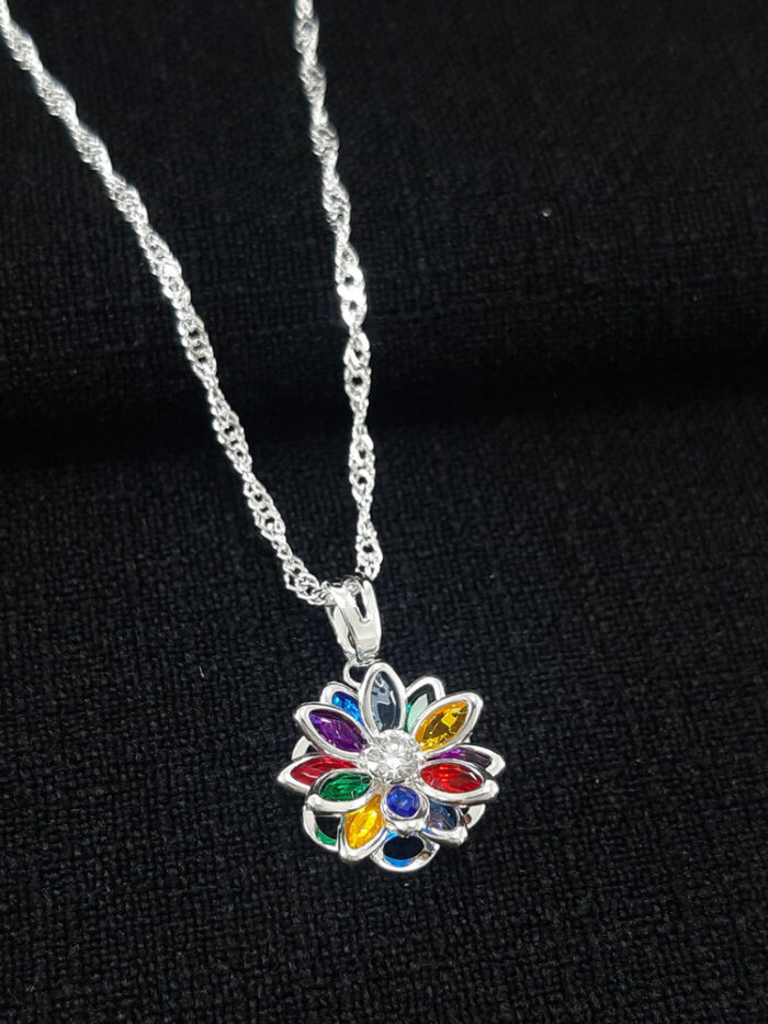 Gargantilha flor de lótus colorida