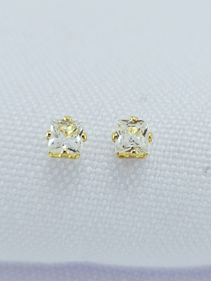 Brinco infantil pedra cristal quadrado