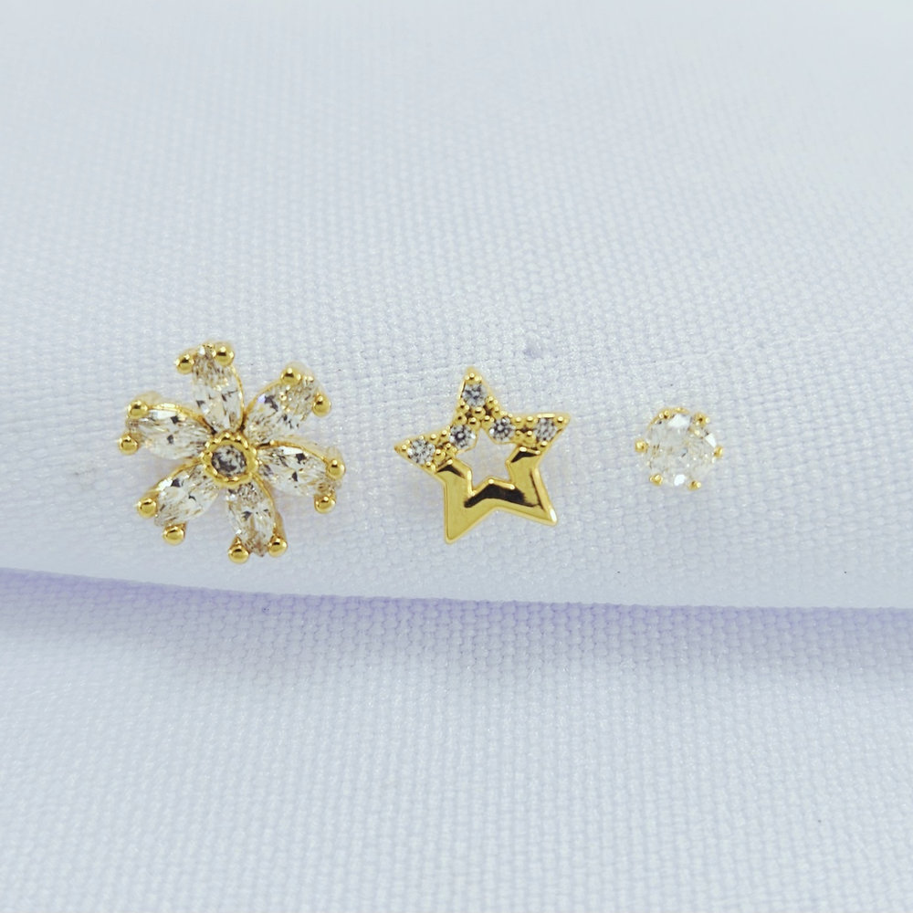 Trio de brinco flor estrela e ponto de luz