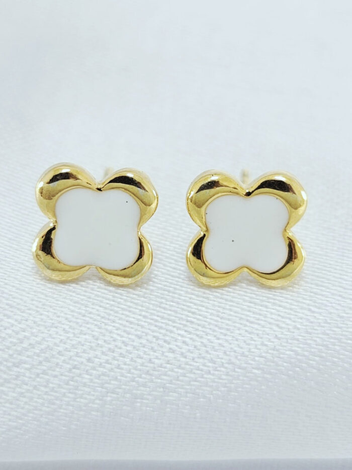 Brinco trevo borda lisa