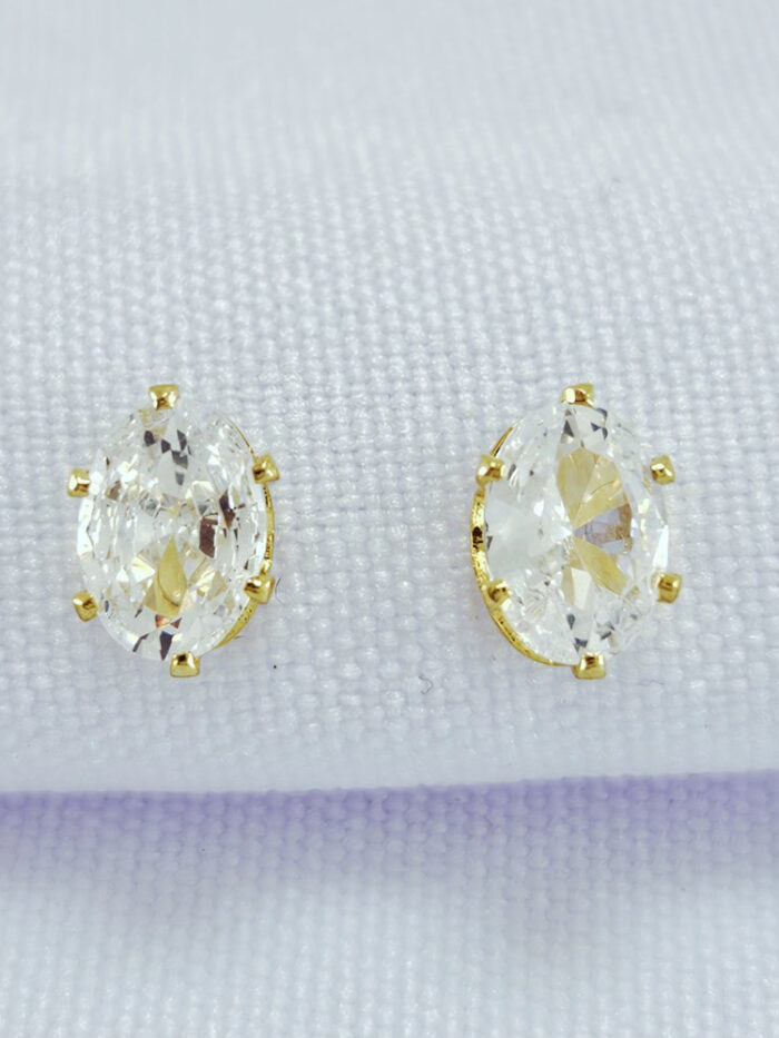 Brinco oval pedra  cristal