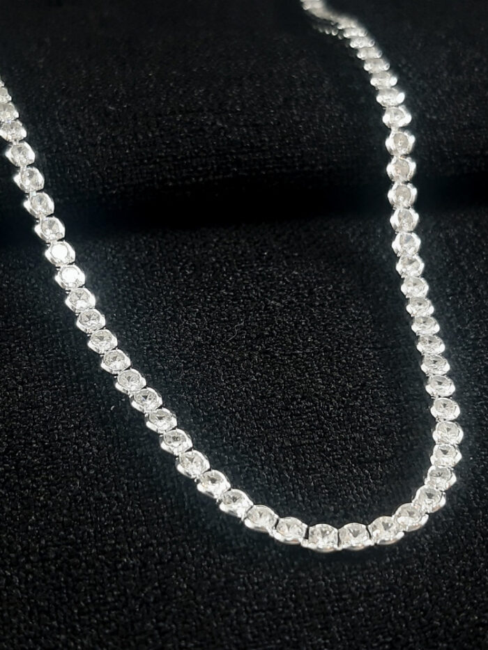 Gargantilha chocker riviera cristal detalhe liso