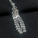 Gravatinha folhas detalhadas com ponto de luz