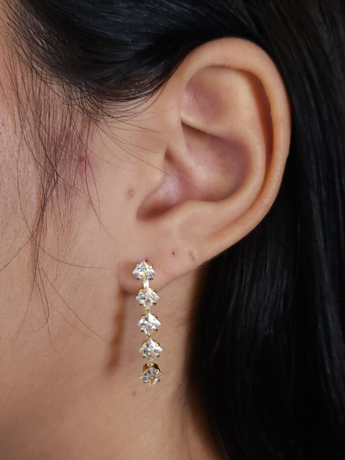 Brinco pedras de cristal