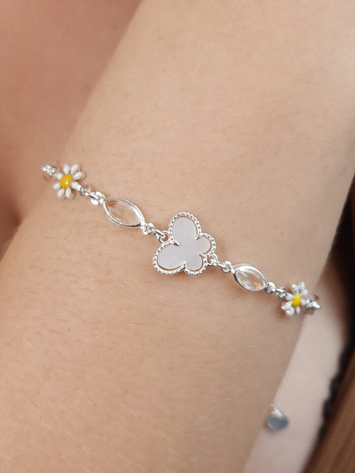 Pulseira borboleta branca esmaldada com margaridas