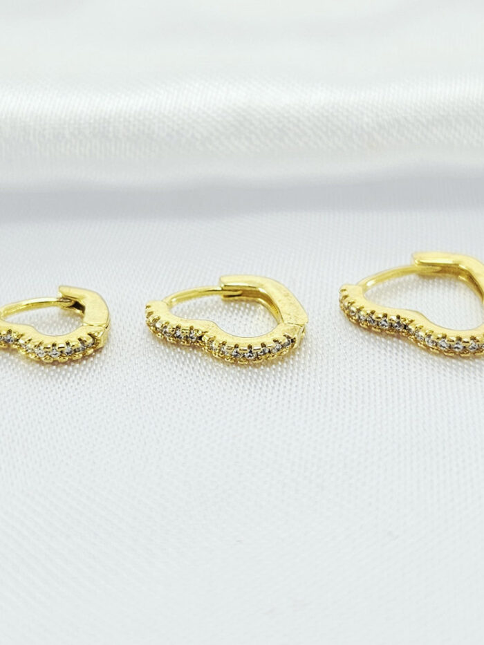 Trio de brincos coração cravejado