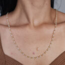 Gargantilha longuinho com pérola branca e dourada