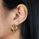 Brinco argola fio boleado aberta