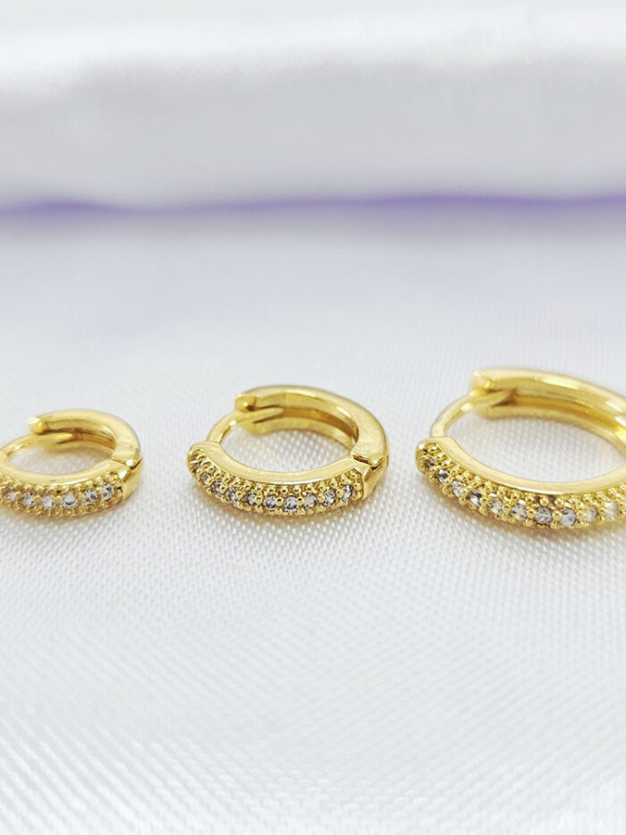 Trio de brincos argola cravejada