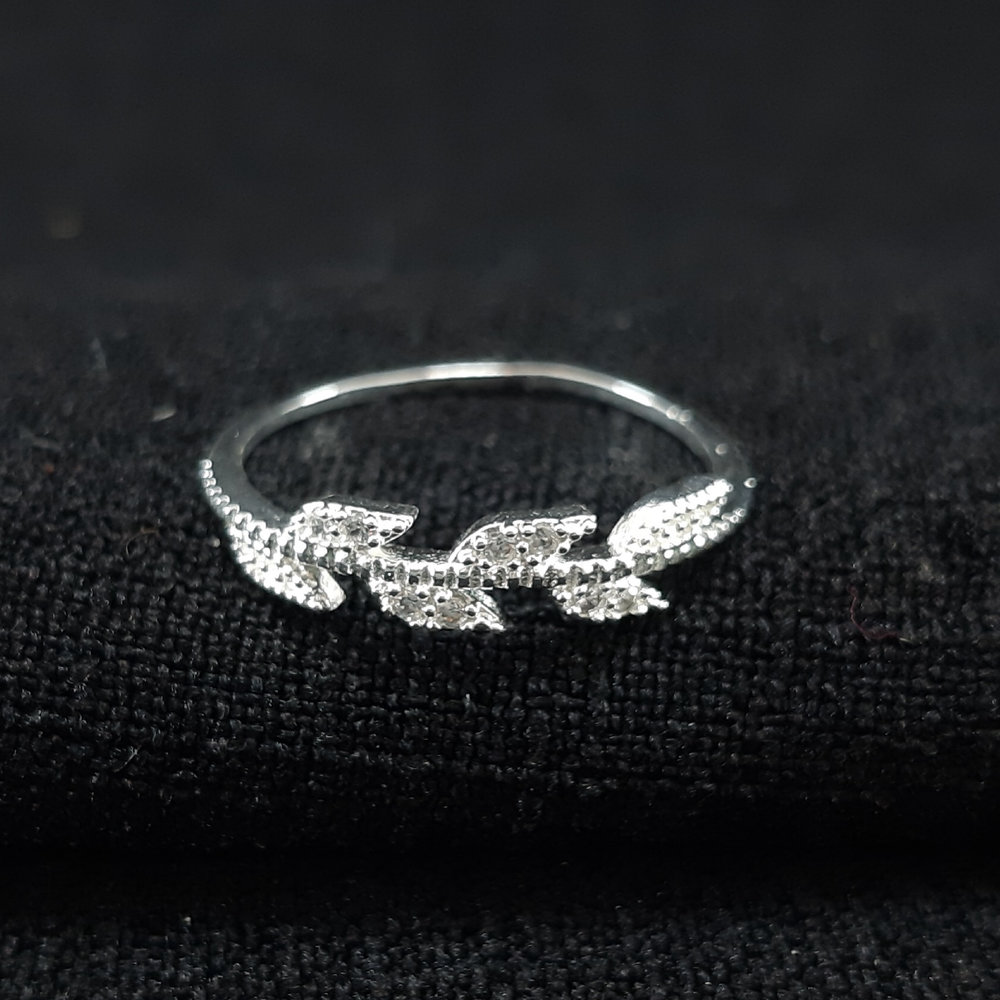 Anel folhas cravejadas - Imagem 2