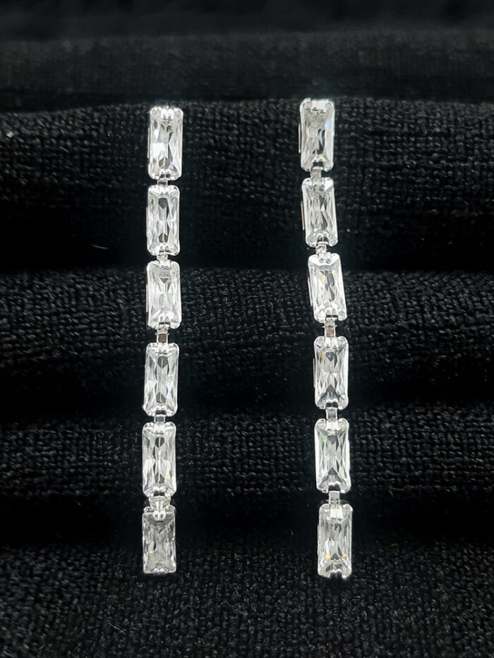 Brinco baguete de cristal