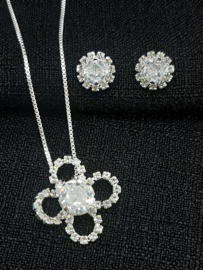 Conjunto ponto de luz com borda e fios cravejados